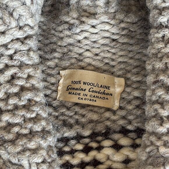 Authentic 100% Wool Handcrafted Cowichan Sweater Indigenous Killer Whales - Picture 11 of 11